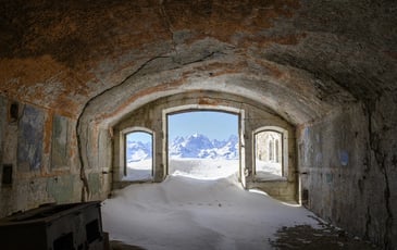 Forts des confins et forts des collines