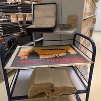 Visite guidée du magasin de conservation des archives