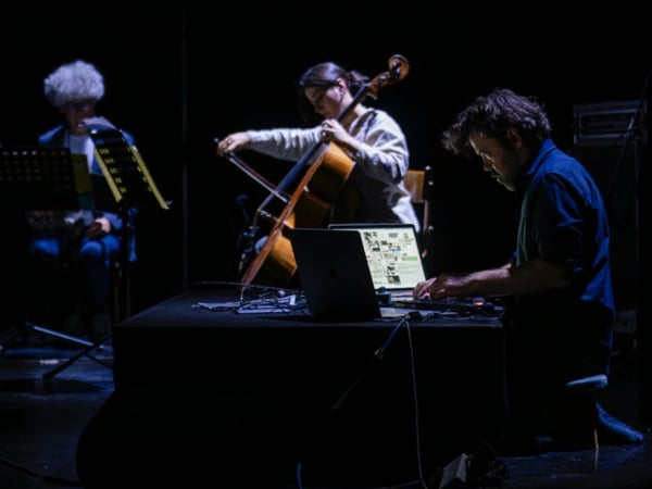 Notes on the memory of notes